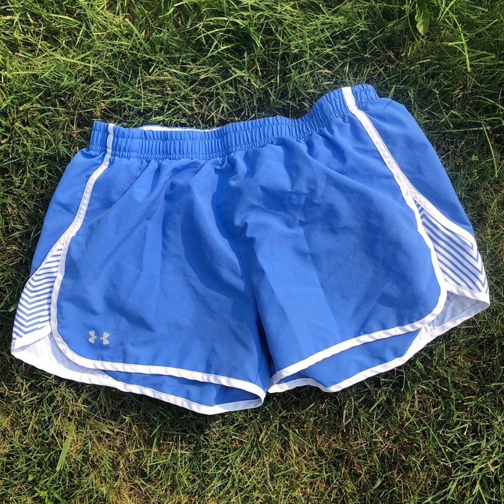 Under armour medium jogging shorts light blue